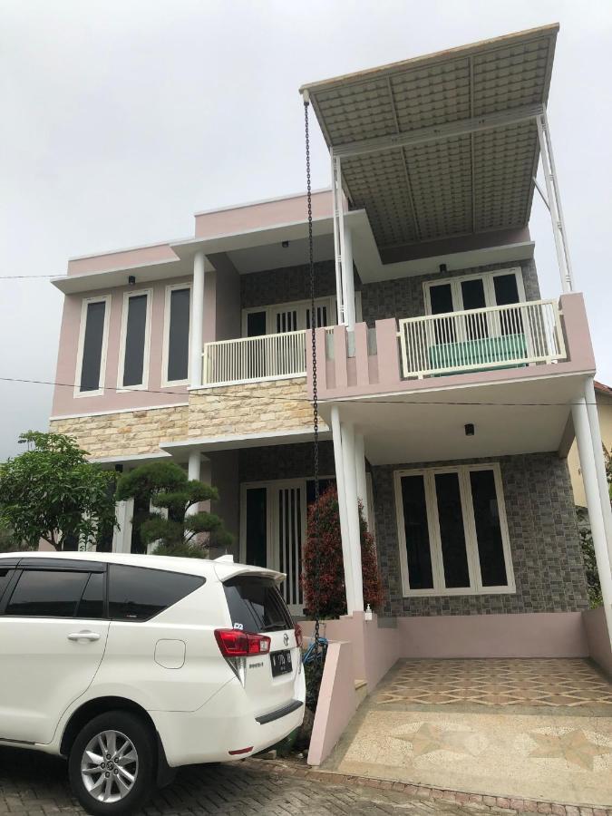 Villa Kusuma Hill A8 Batu  Bagian luar foto