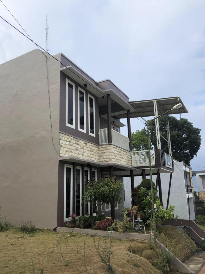 Villa Kusuma Hill A8 Batu  Bagian luar foto