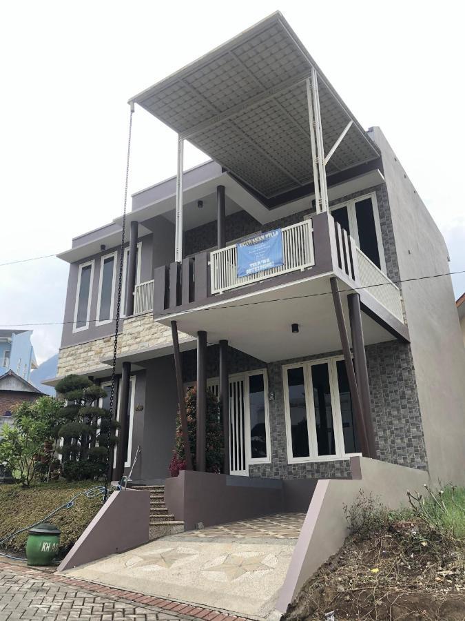 Villa Kusuma Hill A8 Batu  Bagian luar foto